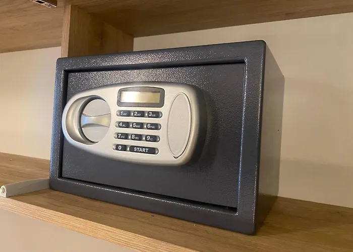 Anna - Comfort E Stile In Centro Storico イーモラ